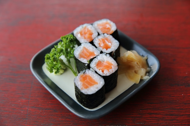 Sushi Maki al salmone