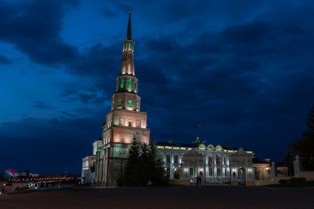 Suyumbike Torre Pendente e il palazzo del governo nel Cremlino di Kazan Tatarstan Russia