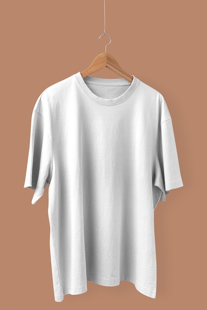 T-shirt png mockup abbigliamento semplice in design trasparente realistico