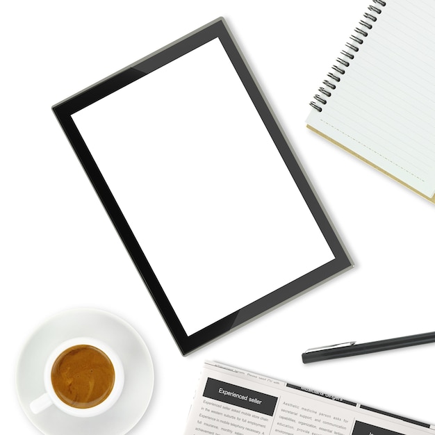 Tablet computer tazza di caffè e altri articoli per ufficio su sfondo bianco