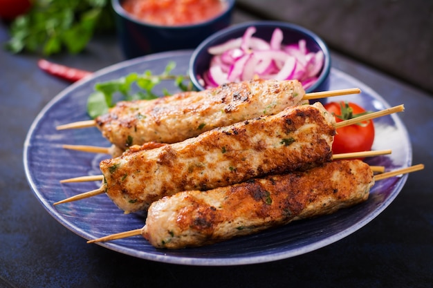 Tacchino alla griglia tritata di Lula (pollo) con verdure.