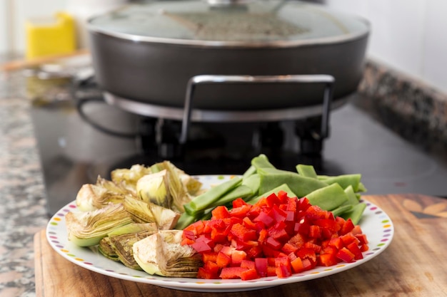 Tagliare le verdure per cucinare