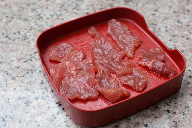 Tagliata di manzo fresco crudo veniva servito per il ristorante Sukiyaki e Shabu o Yakiniku