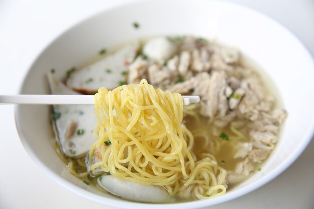 Tagliatelle all'uovo con polpette di pesce