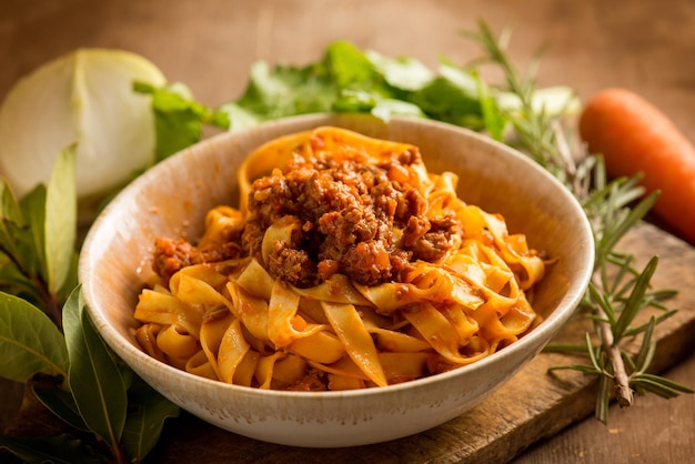 Tagliatelle alla bolognese con ragù ricetta tradizionale italiana