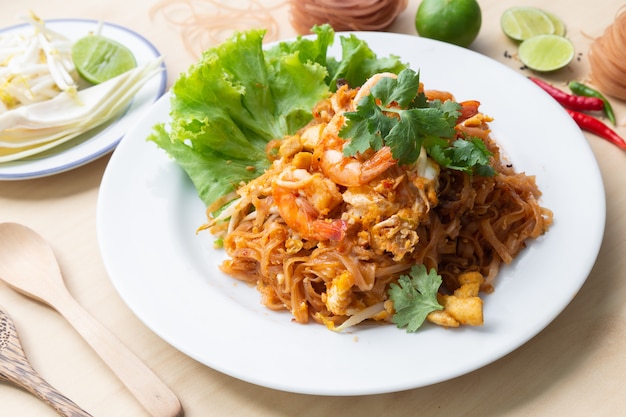 Tagliatelle di riso integrale Deliciuos con gamberi