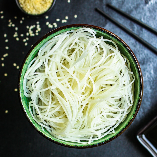 Tagliatelle di riso sottili