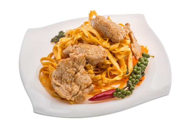 Tagliatelle fritte con carne di maiale