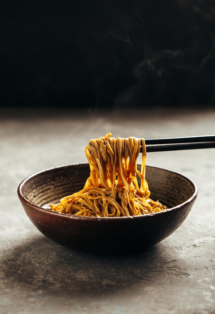 Foto tagliatelle in una ciotola