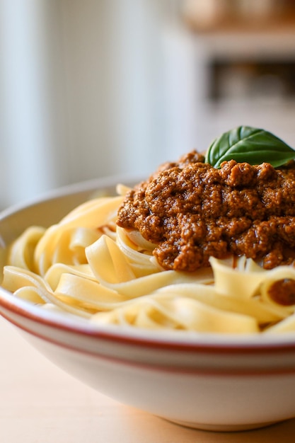 Tagliatelle italiane al pesto