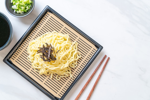 Tagliatelle ramen fredde giapponesi