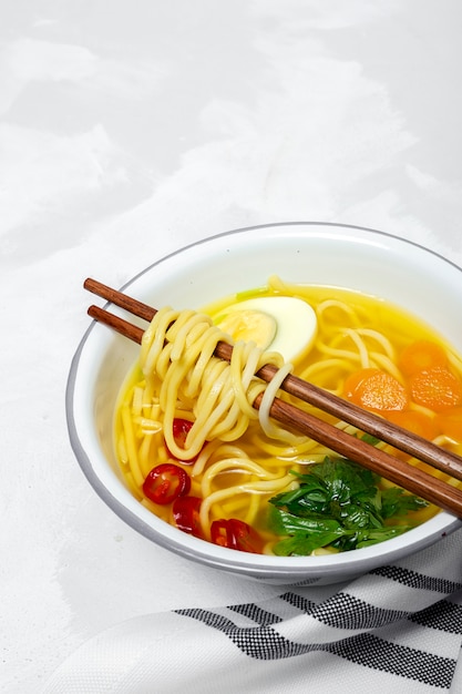 Tagliatelle Ramen orientali fatte in casa