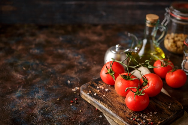 Tagliere con pomodorini