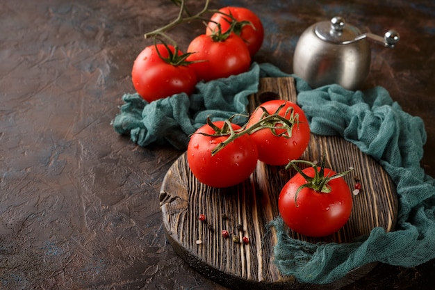 Tagliere con pomodorini