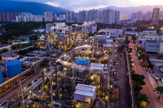 Tai Po, Hong Kong 20 maggio 2019: Vista dall'alto dello stabilimento industriale di notte