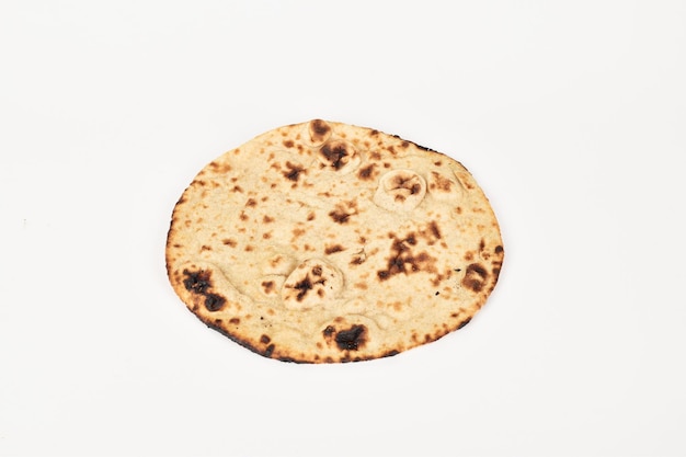 tandoori chapati isolato su sfondo bianco