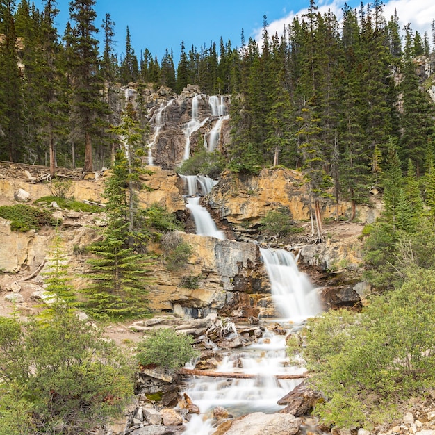 Tangle Creek cade in Canada