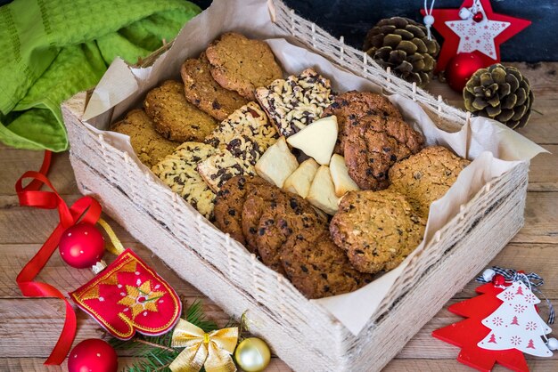 Tanti biscotti fatti in casa diversi per le feste di Natale