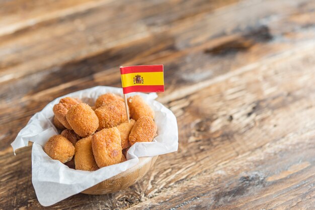 Tapa tipica delle crocchette in spagna