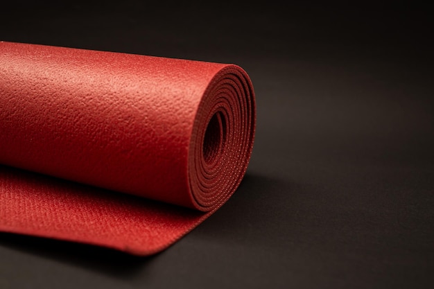 Tappetino rosso per yoga e fitness