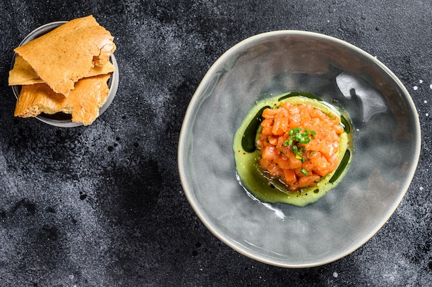 Tartare di salmone affumicato e avocado