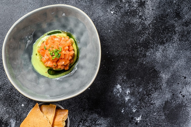 Tartare di salmone affumicato e avocado