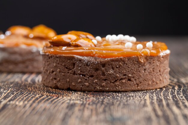 Tartelletta al caramello con ripieno di formaggio al latte