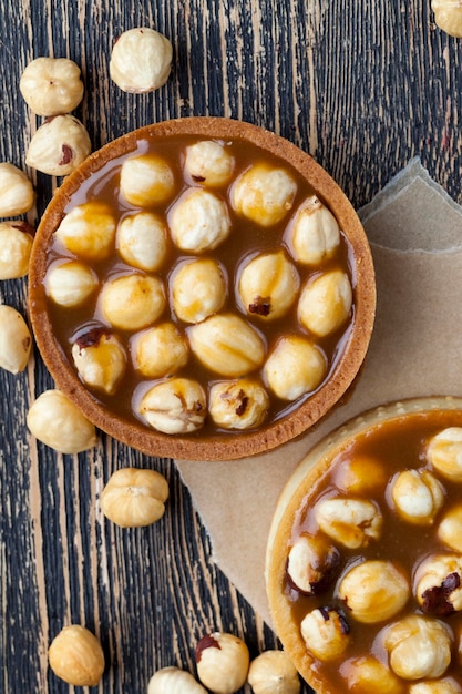 Tartelletta con caramello salato e nocciole