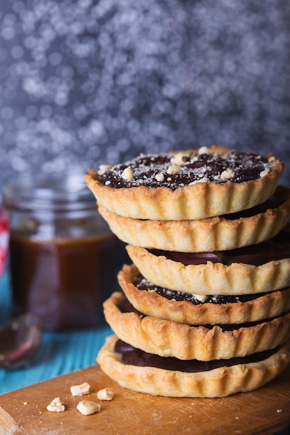 Tartellette con caramello salato e cioccolato