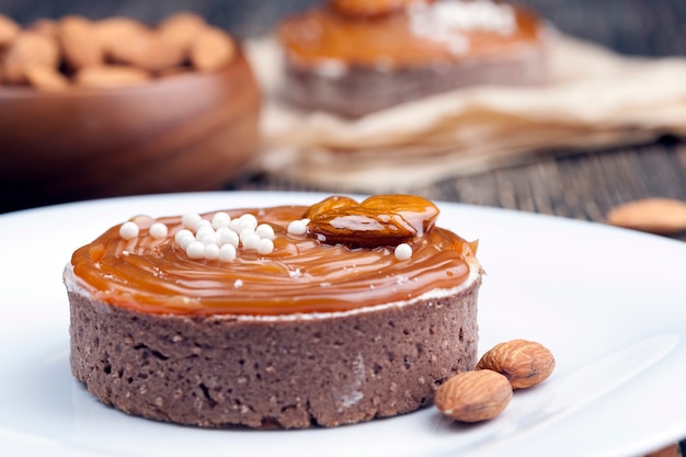 Tartellette con morbido caramello salato