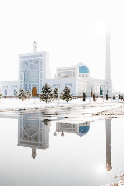 Tashkent Uzbekistan Dicembre 2020 Moschea Bianca Minore in inverno in una giornata di sole