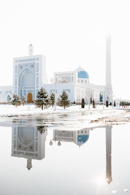 Tashkent Uzbekistan Dicembre 2020 Moschea Bianca Minore in inverno in una giornata di sole