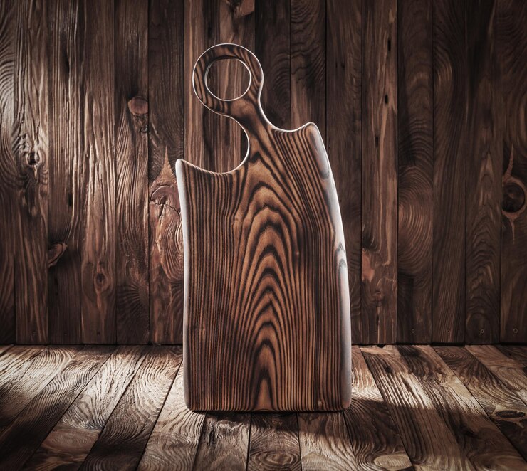 Foto tavola da cucina vintage in legno di frassino con bordo a vita bruciata