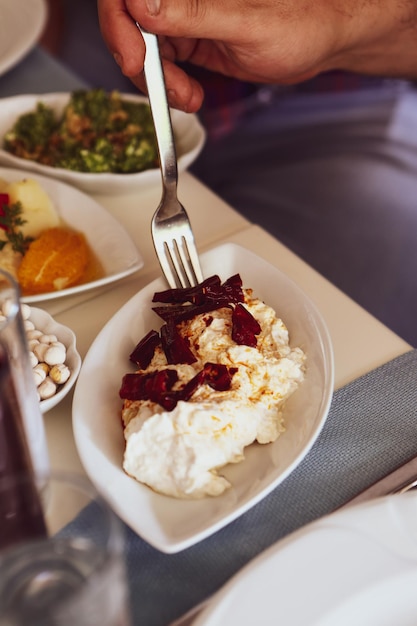 Tavolo da pranzo tradizionale turco e greco