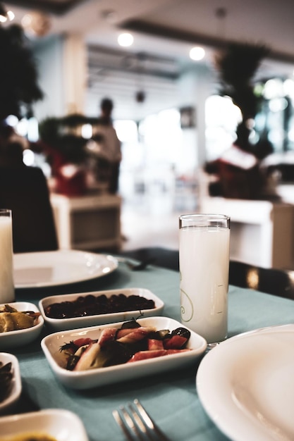 Tavolo da pranzo tradizionale turco e greco