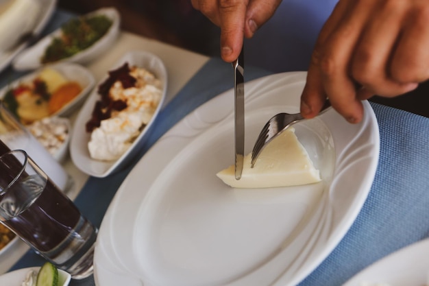 Tavolo da pranzo tradizionale turco e greco