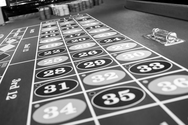 Tavolo da roulette nel casinò di lusso Foto in bianco e nero