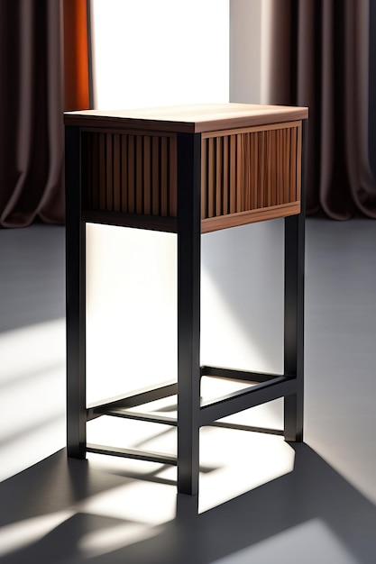Tavolo laterale vuoto e moderno in legno di teak, con gamba in acciaio, in morbide tende trasparenti alla luce del sole