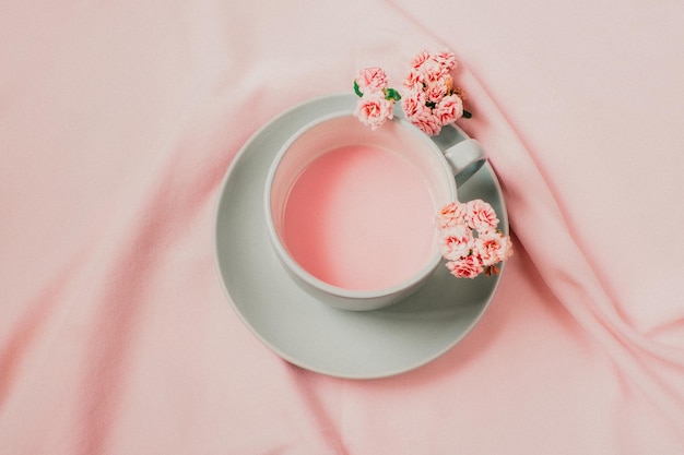 Tazza da caffè con fiori