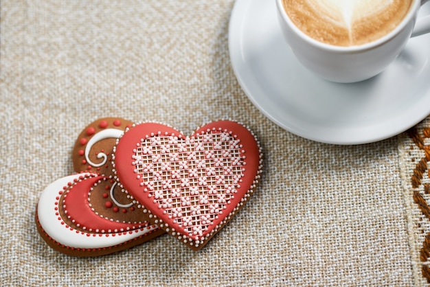 Tazza di caffè con biscotti