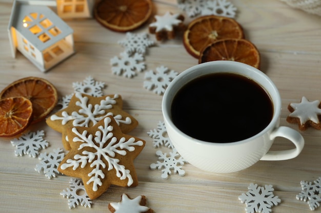 tazza di caffè con dolci allo zenzero