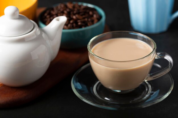 Tazza di caffè con latte cremoso.