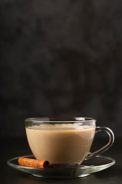 Tazza di caffè con latte cremoso.