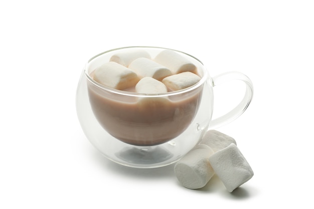 Tazza di caffè con marshmallow isolato