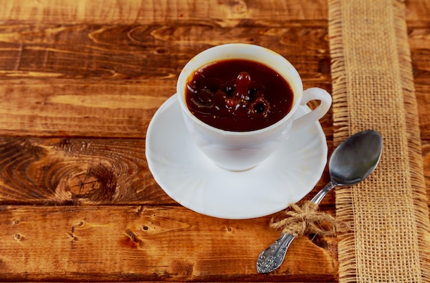 Tazza di caffè con spazio sul tavolo