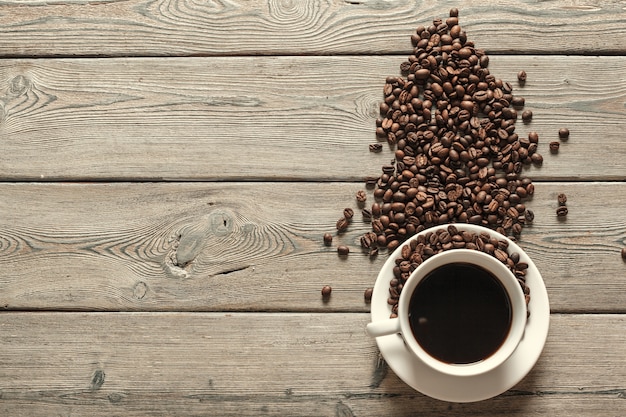 Tazza di caffè e fagioli