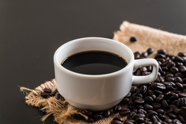 Tazza di caffè e fagioli