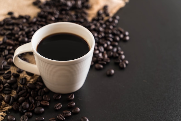 Tazza di caffè e fagioli