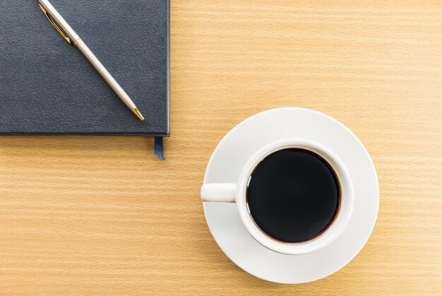 Tazza di caffè e notebook