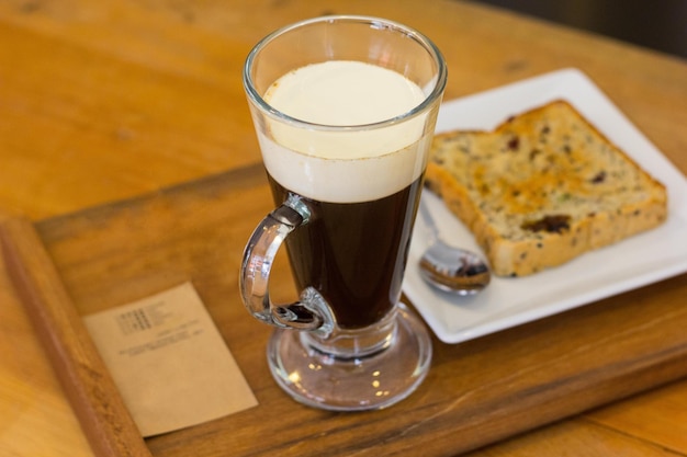 Tazza di caffè e pane